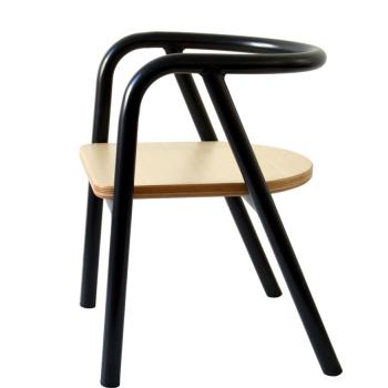 charlie-crane-krzeselko-dzieciece-hito-black